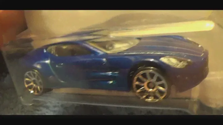 ASTON MARTIN ONE 77 HW EXOTICS 2017 HOT WHEELS 2