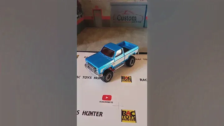 HOTWHEELS PREMIUM 83 CHEVY SILVERADO