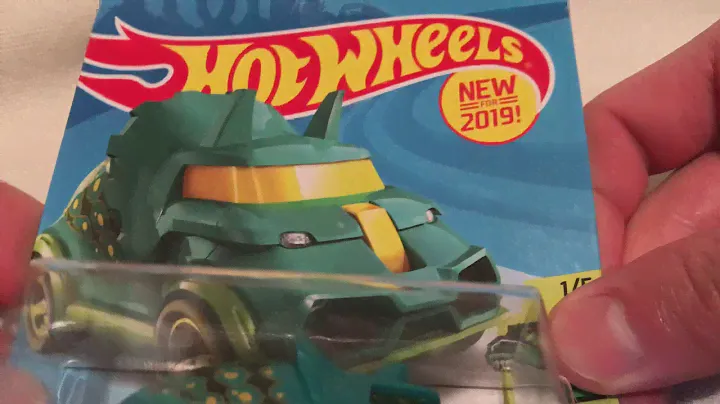 Hot Wheels Tricera-Truck (New for 2019! - Dino Riders)