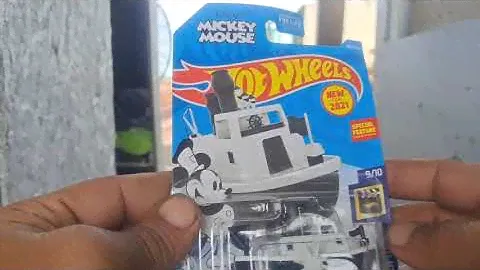 Hot Wheels Disney steamboat (New for 2021 Mickey Mouse edition)