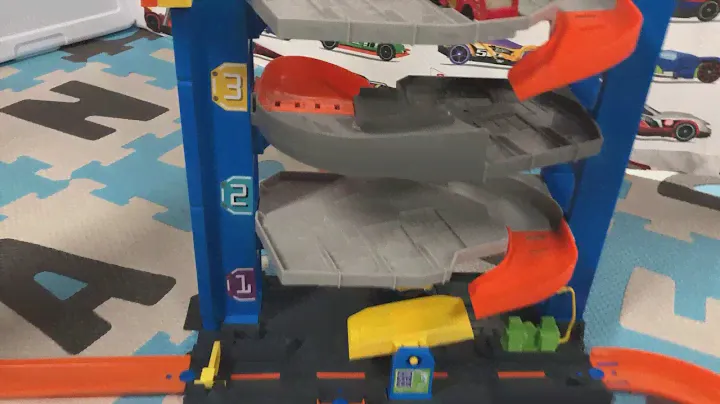 Hot Wheels City Stunt Garage