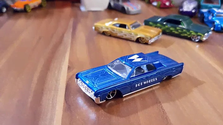 Lincoln Continental - amazing and long Hot Wheels car!