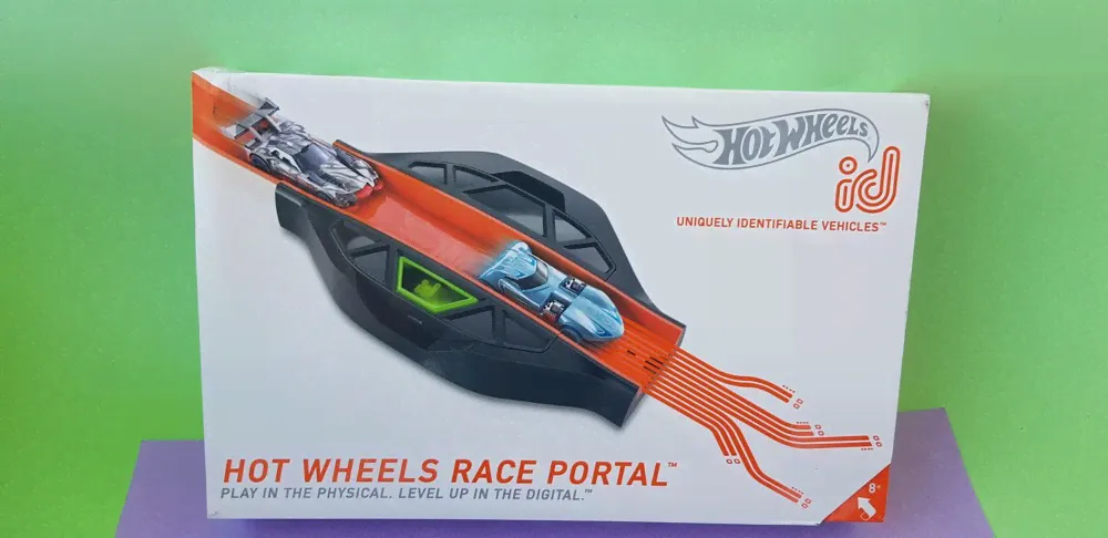 уценка Hot Wheels id FXB53 race portal