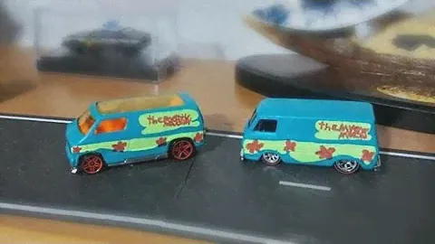Hot wheels Scooby doo mystery machine customs!!