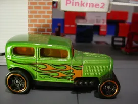 2018 Hot Wheels MIDNIGHT OTTO Green; orange flames Multi Pack Exclusive LOOSE