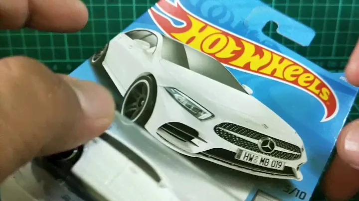 Open Blister And Review detail - Hot Wheels '19 Mercedes- Benz A-Class White
