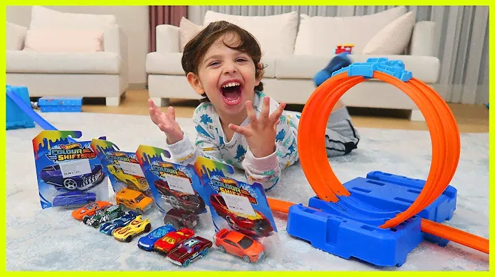 HOT WHEELS PARKURUNA SU DOLDURDUK ARABALARI SUYUN İÇİNE ATTIK RENKLERİ DEĞİŞTİRDİK