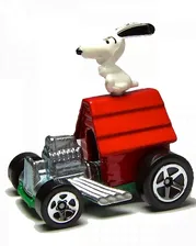 Машинка Hot Wheels Snoopy Peanuts 1:64