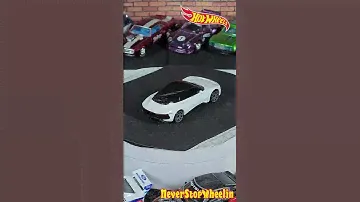 DeLorean Alpha5 in White 2024 HotWheels Mainline unboxing!