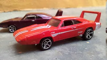2014 Hot Wheels `70 Dodge Charger Daytona