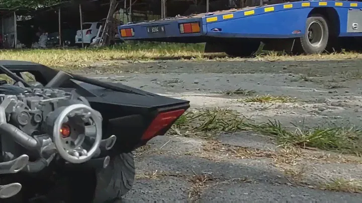 HOT WHEELS RC 1/10 THE BATMAN  test...