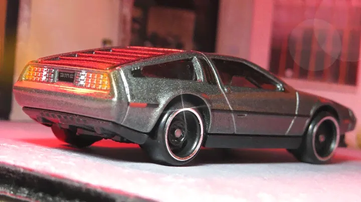 Hot Wheels DMC Delorean (2018)