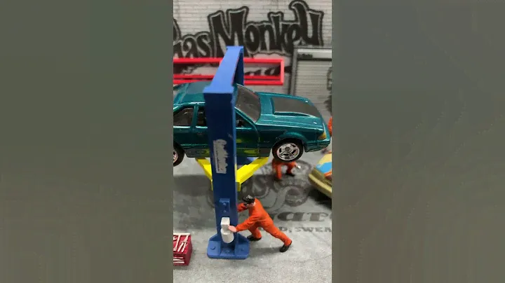 Ultimate Garage ｜Hot Wheels 1992 Ford Mustang (x2)