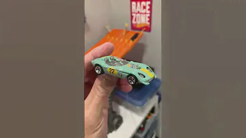McLaren F1 🆚 Glory Chaser #hotwheels #toys #race