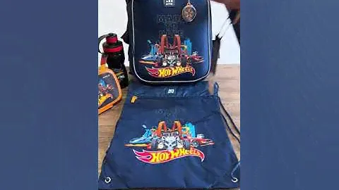 Шкільний набір Kite Education Hot Wheels (рюкзак+пенал+сумка+ланчбокс+пляшка) SET_HW22-555S