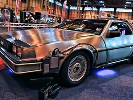 Модель Hot Wheels DeLorean DMC-12 1:64 Back to the Future, машина времени из Назад в будущее
