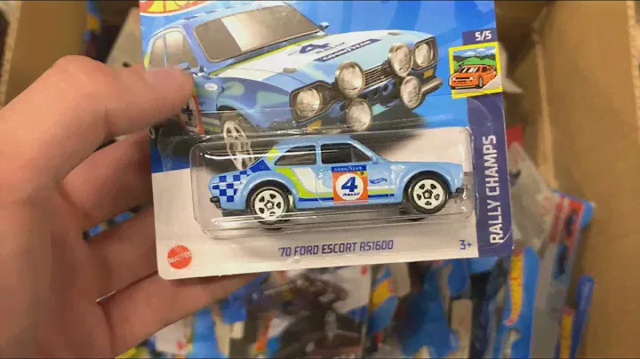Новая поставка Hot Wheels в Детском Мире кейс А