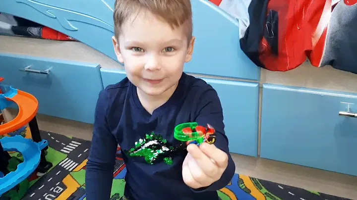 "Мотофристайл" hot wheels с мотобайком и супер трюками! Молниеносная скорость мотобайка!