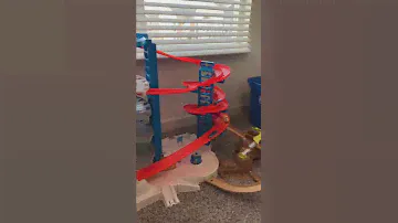 Hot Wheels Super Ultimate Garage