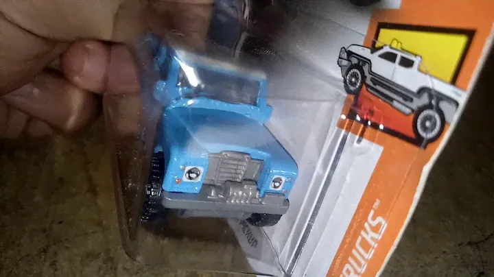 Diecast Hotwheels land rover series III pickup