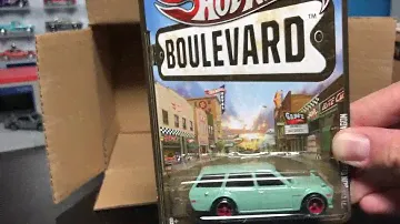Lamley Unboxing: Hot Wheels Datsun 510 Wagon, Nissan Skyline, & the 2013 Boulevard L Case