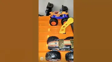 Hot Wheels Monster Trucks Corvette vs. Scorpedo