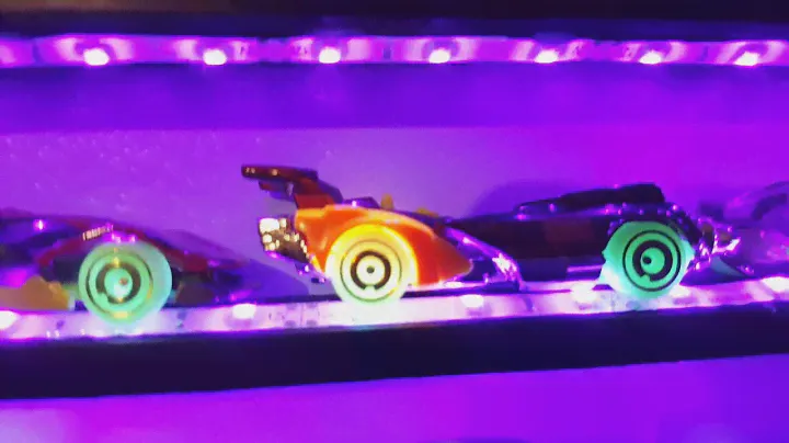 Ollie Rocket | Hot Wheels Glow Wheels Review