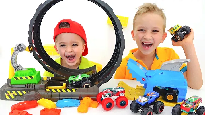 Nikita spielt mit Hot Wheels Monster Truck