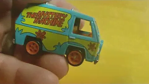 Hot Wheels 2020 premium release scooby doo mystery machine