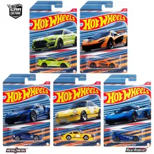 Коллекционная машинка Гоночная трасса Hot Wheels в ассортименте