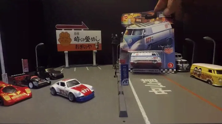 Hot Wheels Door Slammers Magnus 911 71 Porsche and Boulevard Volkswagen VW T1 Panel Bus Urban Outlaw